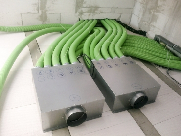 Instalace rozvodů vzduchu do podhledu pomocí rozvodného boxu s tlumicím prvkem