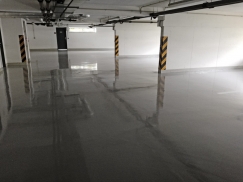 Obr. 9: Aplikace systému MC-Floor TopSpeed v parkovacím domě v Praze