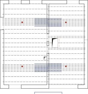 Obr. 9: Červeně sloupky krovu, modře příložky nad střední zdí