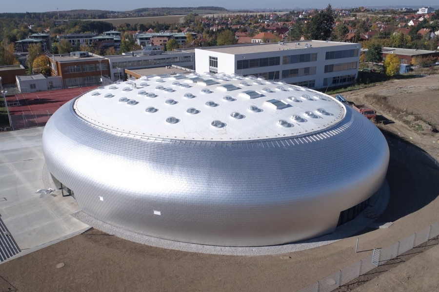 V Dolních Břežanech u Prahy otevřeli sportovní halu, foto FB stránky Život v Dolních Břežanech a okolí