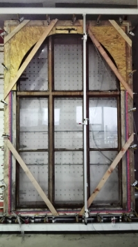 Opravené a upravené původní historické okno modernizovaného historického objektu v zahraniční zkušebně otvorových výplní