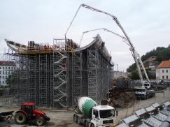 Obr. 7: Betonáž konstrukce Nového spojení