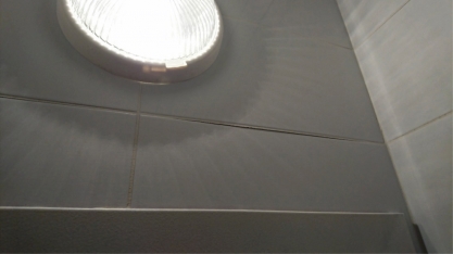 Obr. 2: Ukazuje vydutí obkladu