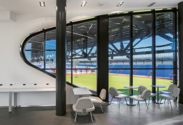 Nosnou konstrukci zastřešení vytvářejí vaznice se střešními ztužidly