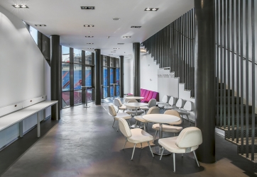 Vnitřní prostory působí přívětivě