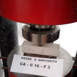 Obr. 3: Anhydrit – skúška pevnosti v ťahu pri ohybe