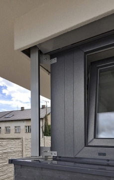 Obr. 7: Systémové řešení rohového překladu s univerzální schránkou Porotherm KP Vario UNI R s osazenou roletou