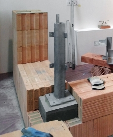 Obr. 8: Rohový sloupek – foto z realizace