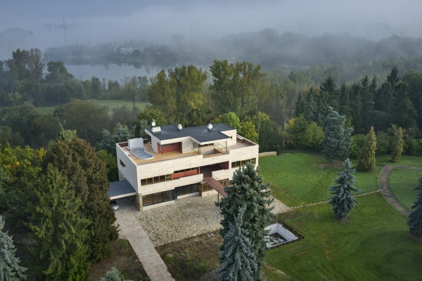 Vila se stala součástí rozsáhlého areálu, vybudovaného v letech 1938–1940