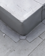 Obr. 14: Nesprávně provedený detail koutu a rohu, bez řádných tvarovek