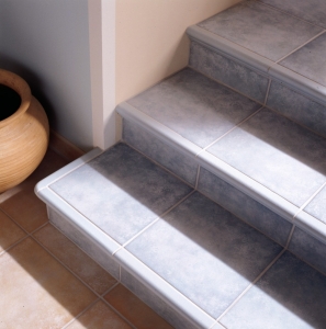 Novinka –flexibilní cementové lepidlo se sníženým skluzem Knauf Flexkleber Schnell