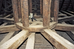 Obr. 11–13: Krov Týnského chrámu v Praze