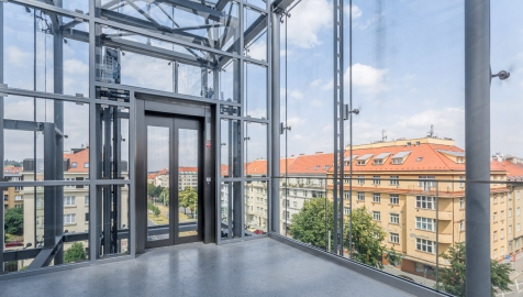 Výtah vybavený prosklenou kabinou nabízí krásný výhled do okolí