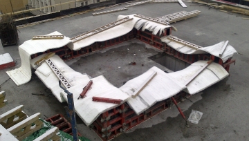 Obr. 3, 4: Ošetřování betonu v zimě