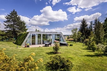 1. místo – Dům zapuštěný do terénu (soutěžní kód N16), autoři: akad. arch. David Kopecký, Ing. arch. Ján Studený, Ing. arch. Pavel Mejtský