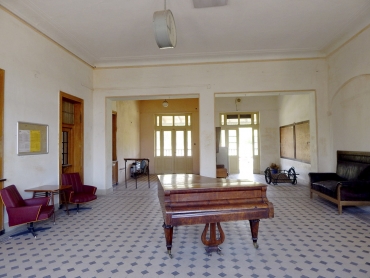 Odbavovací hala by měla být využívána jako výstavní prostor, prostor pro komorní koncerty, letní vzdělávací kurzy a volnočasové aktivity