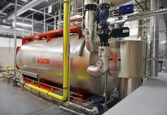 Teplovodní kotel BOSCH 4MW s dvoupalivovým hořákem WEISHAUPT a ekonomizerem