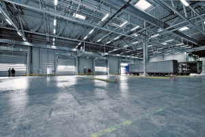 Pancierová priemyselná podlaha s vjazdom pre kamióny (zdroj: pixabay.com)