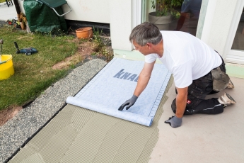 I v exteriéru je možné použít hydroizolační tkaninu Hydroflex na lepidlo Knauf Flexkleber