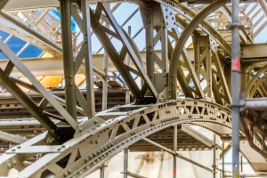 Rekonstrukce ocelové konstrukce historické haly, zastřešení nástupišť na Hlavním nádraží v Praze