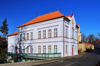 Snížení energetické náročnosti budov Domu dětí a mládeže v Českém Krumlově, Linecká 67