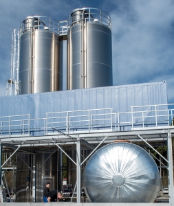 Společnost tremco illbruck otevřela nový závod na výrobu těsnicích a lepicích materiálů v bavorské pobočce společnosti ve městě Traunreut