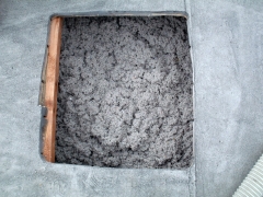 Technologie zafoukávání garantuje vyplnění i těch nejmenších stavebních detailů, eliminuje tepelné mosty i stavební netěsnosti