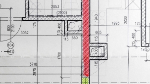 Obr. 9: Instalační šachta u AKU stěny