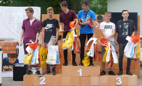 V oboru zedník uspěli na 1. místě David Malina a Daniel Štefl ze SPŠ strojní a stavební Tábor. Na 2. místě pak Petr Ježek a Jiří Bartůšek z Integrované střední školy Rakovník.