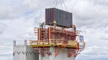 Pro šachtové rohy byla smontována sestava z pravoúhlých šachtových rohů MXSE a panelů MAXIMO, která mohla být přemístěna vcelku s pomocí jeřábu