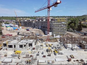 Obr. 3: Bytové domy Espoo, v popředí zahájení výstavby etapy Oulu