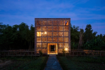 Terra Cotta Studio (Dien Phuong, Vietnam), foto Oki Hiroyuki