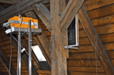 Obr. 1: Rentgenový přístroj (0,32–100 mAs, 0–40 kV), RTG bezdrátový panel a transportní kufr