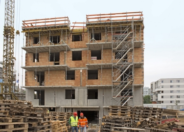 Obr. 1: Výstavba zděných bytových domů – Rakousko (Vídeň)