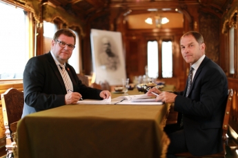 Generální ředitel Národního technického muzea Karel Ksandr a jednatel firmy Lasselsberger, s. r. o., Roman Blažíček