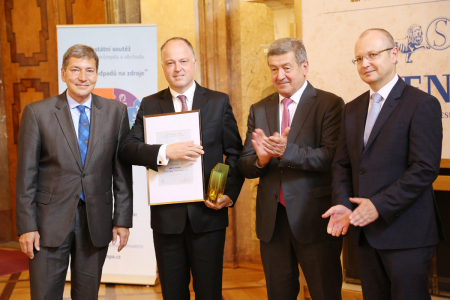 Ministr průmyslu a obchodu Tomáš Hüner, generální ředitel společnosti CIUR Michal Urbánek, senátor Jiří Cieńcała a náměstek ministra průmyslu a obchodu Eduadr Muřický