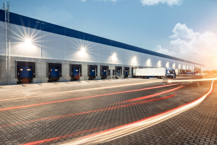 Budova distribučního centra DHL v chebské průmyslové zóně