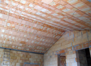 Obr. 3: Masivní stropní konstrukce z keramických prvků