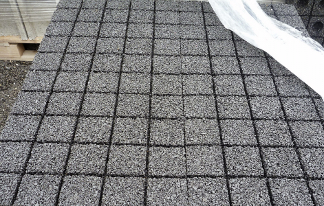 Obr. 6–9: Povrchové úpravy protihlukových stěn s využitím gumového granulátu