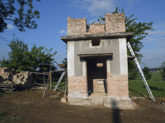 Cihly z trafostanice v Mladoňovicích byly použity pro nástavbu