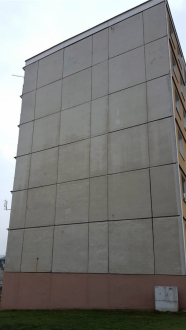 Panelový dům před zateplením