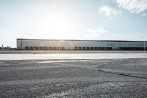 Firma HSF System SK dokončila druhou etapu logistického centra pro společnost DSK Logistik v průmyslovém parku Kostolné Kračany