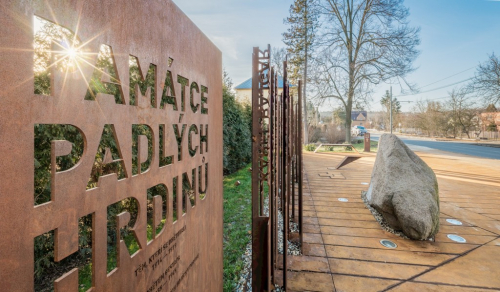 Revitalizace vstupní plochy u bludného balvanu, Ostrava
