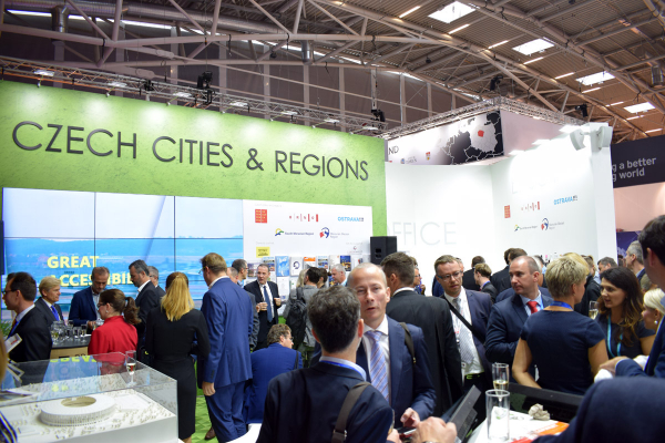 Stánek Czech Cities and Regions byl po celou dobu veletrhu dějištěm řady schůzek a jednání