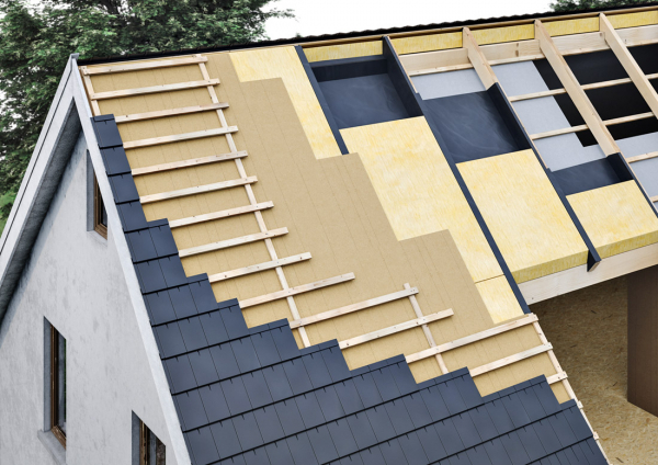 Desky Egger DHF ve střešním plášti