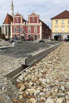 Štěrbinové odvodnění MEA na náměstí v Soběslavi