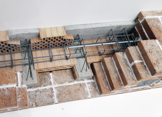 Obr. 19: Závitové tyče a výztuž věnce u stropu MIAKO BNK