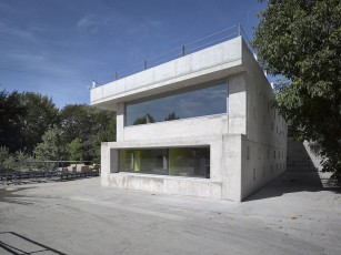 Administrativní budova ve Strančicích