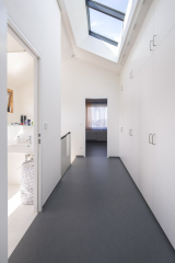 Místnosti v 2. NP přiznávají pozici pod střechou