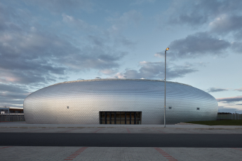 Sportovní hala Dolní Břežany, Sporadical, foto Boys Play Nice